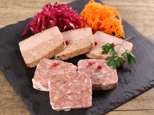 切って盛り付けるだけ！テリーヌの盛り合わせ